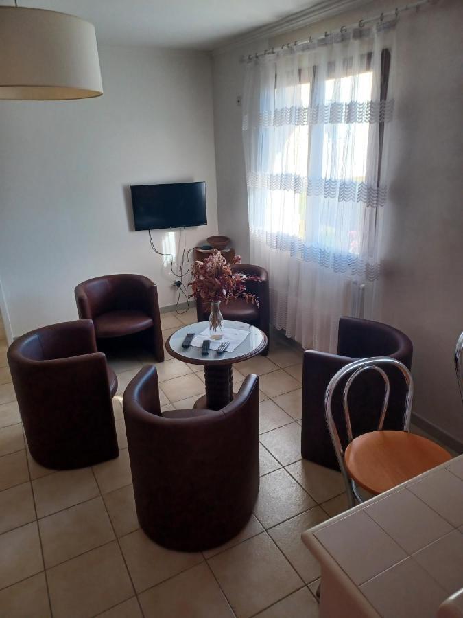 Appartamento Dynamique Et Splendide Bourgoin-Jallieu Esterno foto