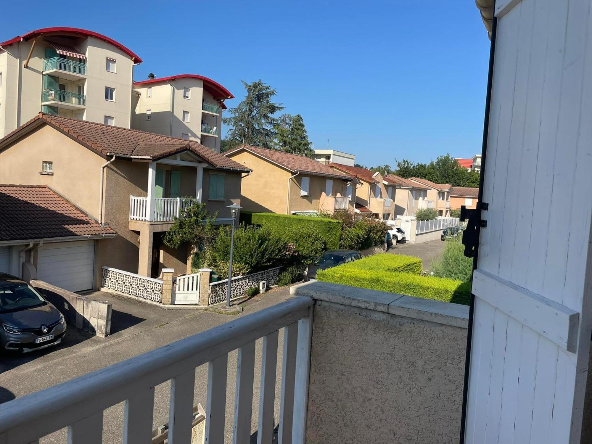 Appartamento Dynamique Et Splendide Bourgoin-Jallieu Esterno foto