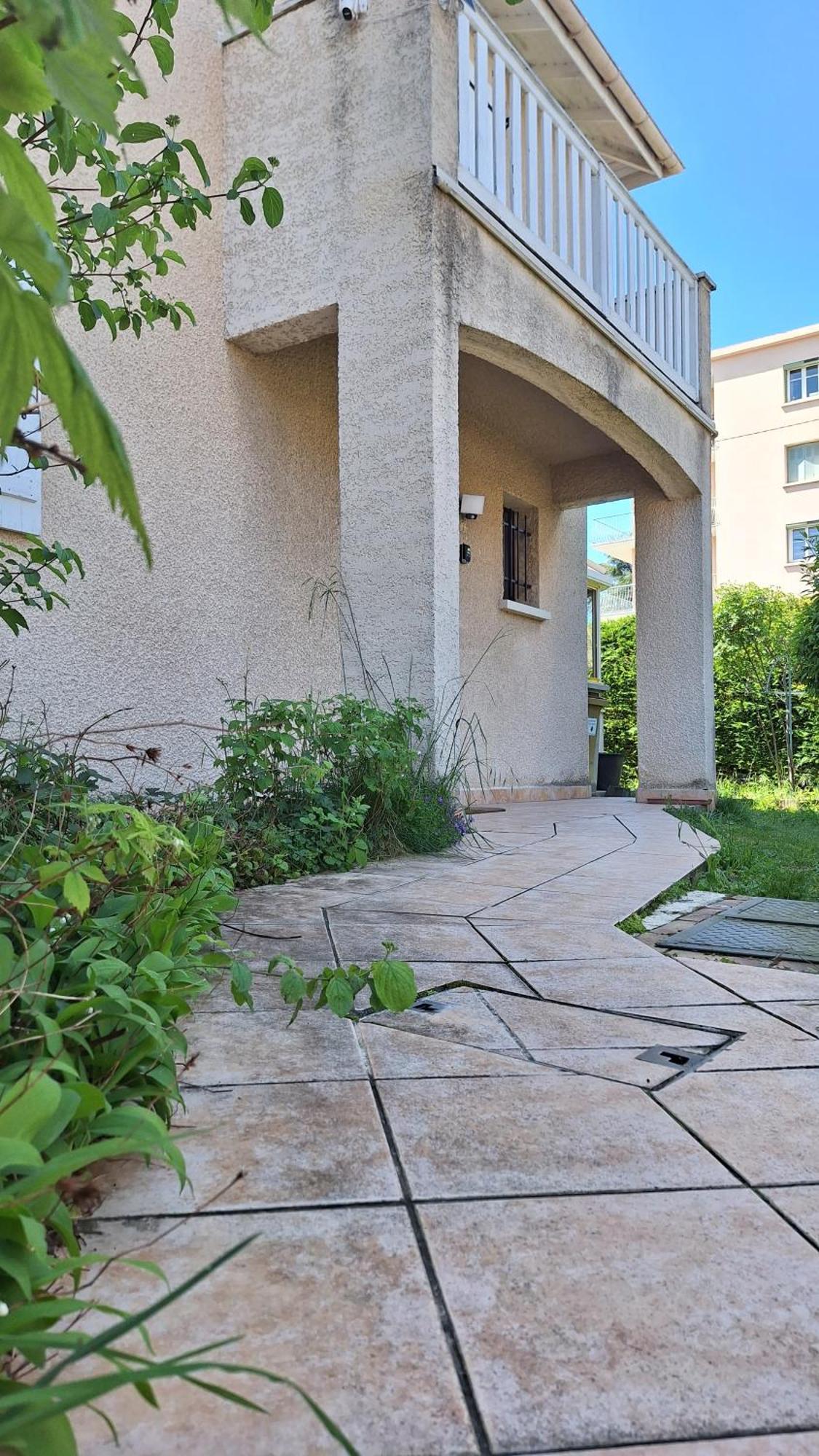 Appartamento Dynamique Et Splendide Bourgoin-Jallieu Esterno foto